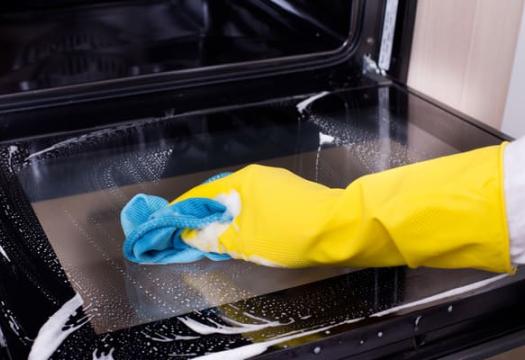 clean glass oven door